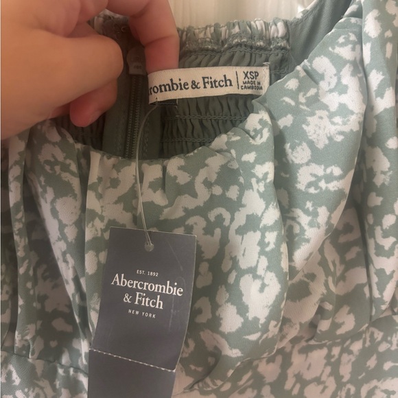 Abercrombie & Fitch Sage and White Patterned Dress NWT - Picture 3 of 5
